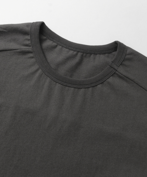 INDUST(インダスト)の「カットオフロングスリーブTシャツ(チャコール)(Tシャツ/カットソー・レディース・ホワイト・1(S)/2(M)/3(L))」の2枚目の写真