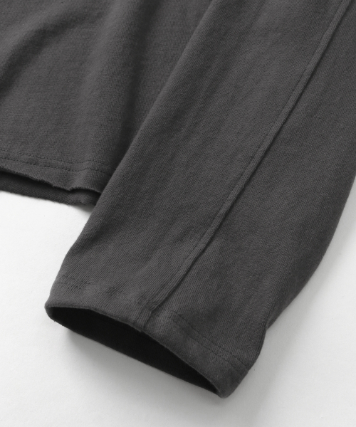 INDUST(インダスト)の「カットオフロングスリーブTシャツ(チャコール)(Tシャツ/カットソー・レディース・ホワイト・1(S)/2(M)/3(L))」の4枚目の写真