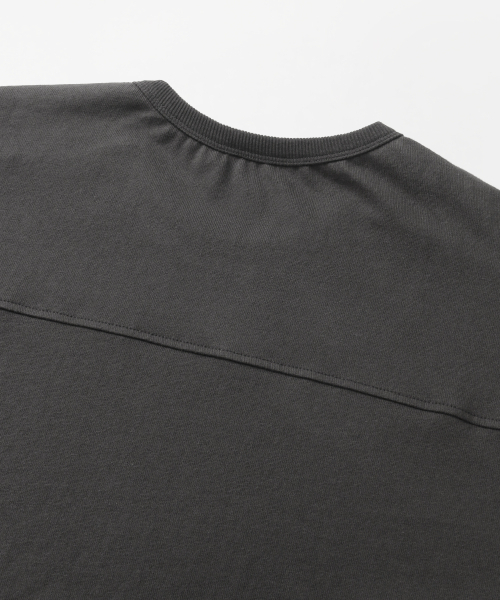 INDUST(インダスト)の「カットオフロングスリーブTシャツ(チャコール)(Tシャツ/カットソー・レディース・ホワイト・1(S)/2(M)/3(L))」の6枚目の写真