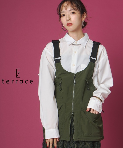 terrace(テラス)の「2WAY ミリタリーナイロンベスト&ハンドバッグ(ベスト・レディース・ブラック/チャコール/キナリ/カーキ・FREE)」の4枚目の写真