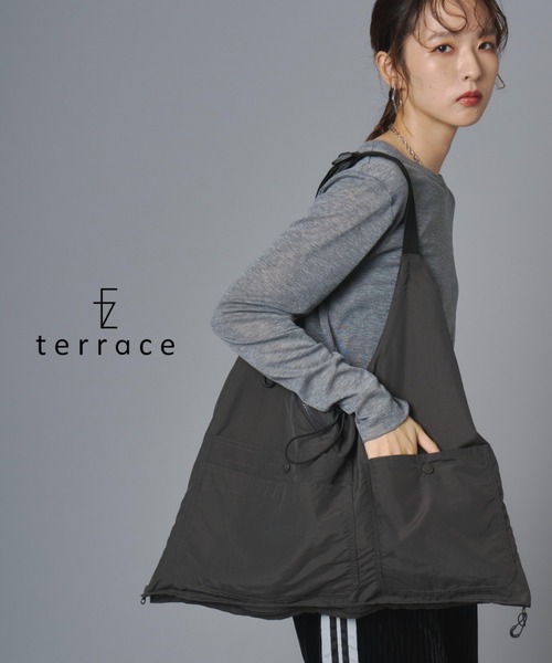 terrace(テラス)の「2WAY ミリタリーナイロンベスト&ハンドバッグ(ベスト・レディース・ブラック/チャコール/キナリ/カーキ・FREE)」の3枚目の写真