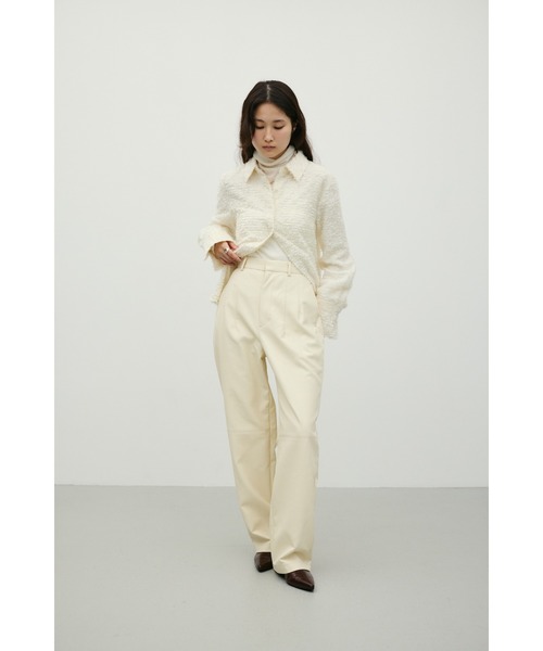 STYLEMIXER(スタイルミキサー)の「フェイクレザーストレートパンツ(その他パンツ・レディース・ブラック/ブラウン/アイボリー・SMALL/MEDIUM)」の4枚目の写真