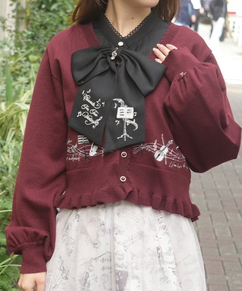 axes femme(アクシーズファム)の「音楽刺繍ショートニットカーディガン(カーディガン/ボレロ・レディース・ブラック/ワイン/キナリ・FREE)」の9枚目の写真