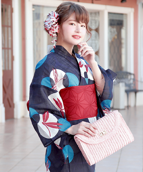 bonheur saisons(ボヌールセゾン)の「浴衣3点セット (浴衣+帯+下駄)「bonheur saisons/ボヌールセゾン」(浴衣・レディース・ホワイト系その他/ブルー系その他/ダークネイビー/ホワイト系その他2/ホワイト系その他3/ホワイト系その他4/ブルー系その他2/ブルー系その他3/ブルー系その他4/ブルー系その他5/ブルー系その他6/ホワイト系その他5/パープル系その他3/ピンク系その他2・FREE/フリー/フリ-)」の7枚目の写真