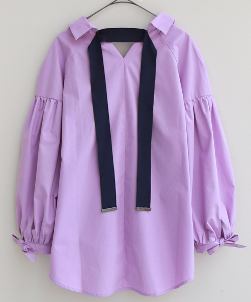 REAL CUBE（リアルキューブ）の「ヌキ襟・袖コンシャス バックリボンブラウス シャツ（シャツ/ブラウス・レディース・ネイビー/ラベンダー/グレー/オフホワイト/カーキ/ホワイト×ネイビー/ブルー系その他/ホワイト×ブラック・40/38/36）」の20枚目の写真