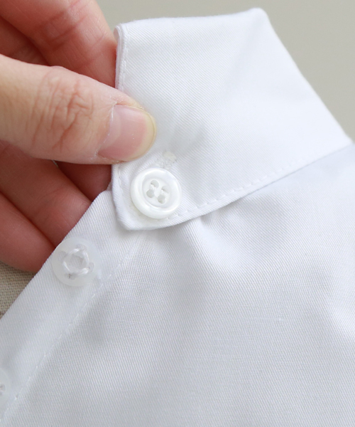 REAL CUBE（リアルキューブ）の「ヌキ襟・袖コンシャス バックリボンブラウス シャツ（シャツ/ブラウス・レディース・ネイビー/ラベンダー/グレー/オフホワイト/カーキ/ホワイト×ネイビー/ブルー系その他/ホワイト×ブラック・40/38/36）」の16枚目の写真