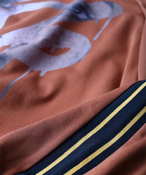 SHAREEF(シャリーフ)の「FACE SWEAT PULL-OVER(Tシャツ/カットソー・メンズ・ダークグリーン/オレンジ/ブラック・1/2/3)」の16枚目の写真