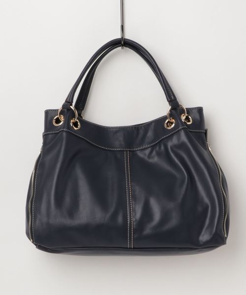 NATURAL BEAUTY BASIC（ナチュラルビューティーベーシック）の「サイドファスナーソフトショルダーバック（ショルダーバッグ・レディース・ホワイト/ベージュ/ネイビー・ﾌﾘ-）」の9枚目の写真