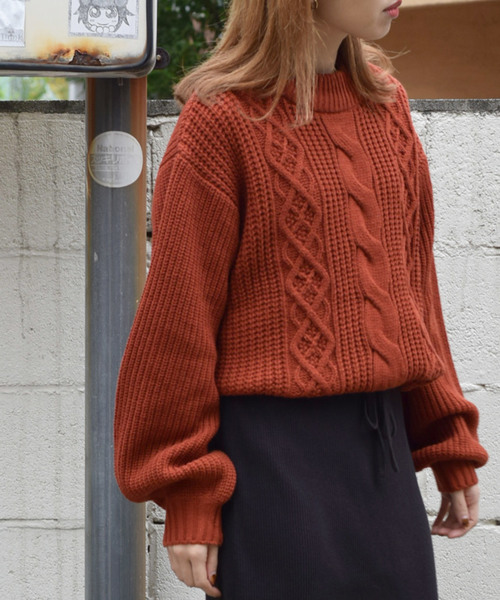 w closet（ダブルクローゼット）の「3Gケーブル編みロングプルオーバー（ニット/セーター・レディース・オフホワイト/ベージュ/キャメル・FREE）」の3枚目の写真