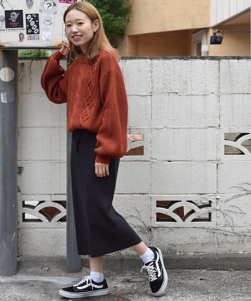 w closet（ダブルクローゼット）の「3Gケーブル編みロングプルオーバー（ニット/セーター・レディース・オフホワイト/ベージュ/キャメル・FREE）」の8枚目の写真