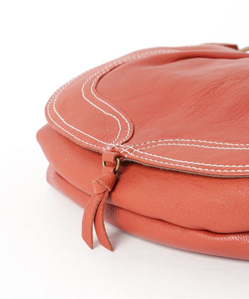 Le cheval aile（シュヴァルエレ）の「Le cheval aile commodite shoulderbag シュヴァルエレ コモディテ ロングショルダーバッグ ショルダーバッグ　TUG002 レディース（ショルダーバッグ・レディース・グリーン/ラベンダー/オレンジ・FREE）」の5枚目の写真