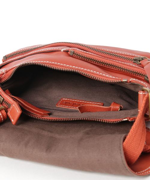 Le cheval aile（シュヴァルエレ）の「Le cheval aile commodite shoulderbag シュヴァルエレ コモディテ ロングショルダーバッグ ショルダーバッグ　TUG002 レディース（ショルダーバッグ・レディース・グリーン/ラベンダー/オレンジ・FREE）」の6枚目の写真