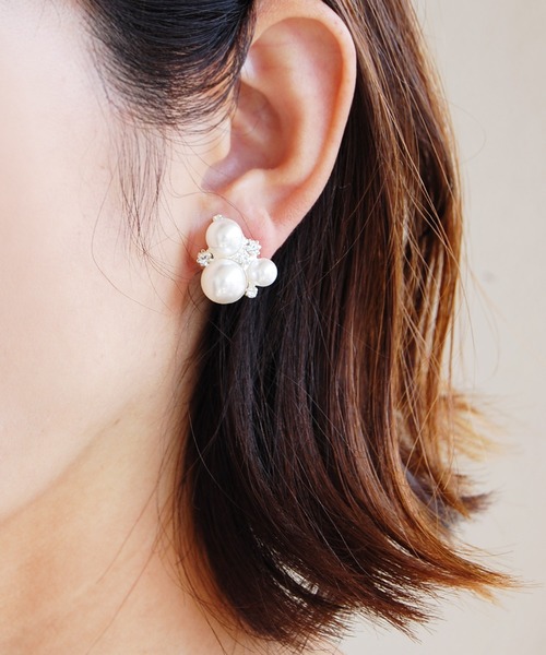 MAYGLOBE（メイグローブ）の「MAYGLOBE Veil / アクリルパールビジューイヤリング（イヤリング・レディース・シルバー/ゴールド・FREE）」の9枚目の写真