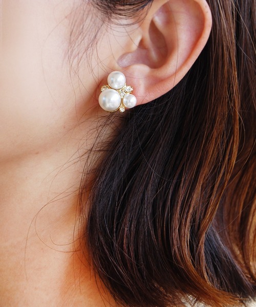 MAYGLOBE（メイグローブ）の「MAYGLOBE Veil / アクリルパールビジューイヤリング（イヤリング・レディース・シルバー/ゴールド・FREE）」の7枚目の写真