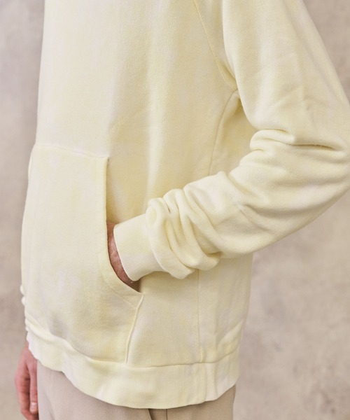 PUBLIC TOKYO（パブリックトウキョウ）の「ハンドタイダイパーカー（パーカー・メンズ・サックスブルー/イエロー・2/1）」の7枚目の写真