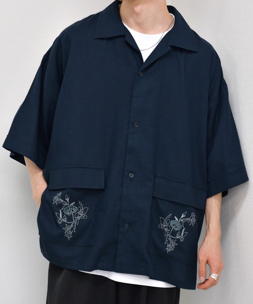 kutir（クティール）の「フラワー刺繍リネンシャツ（シャツ/ブラウス・メンズ・ライトグレー/グリーン/モカ・MEDIUM/LARGE）」の3枚目の写真