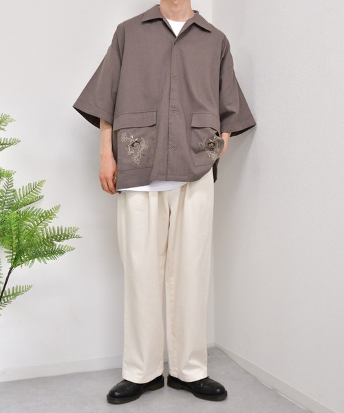 kutir（クティール）の「フラワー刺繍リネンシャツ（シャツ/ブラウス・メンズ・ライトグレー/グリーン/モカ・MEDIUM/LARGE）」の17枚目の写真