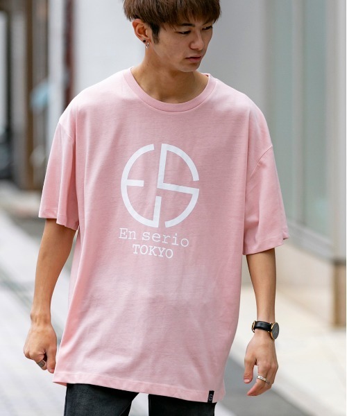 ADMIX/ATELIER SAB MEN(アドミックスアトリエサブメン)の「EnserioTOKYO 吸水速乾 オーバーサイズ ロゴプリント ビッグ Tシャツ(Tシャツ/カットソー・メンズ・ホワイト/ブラック/ベージュ/ピンク・48/50)」の14枚目の写真