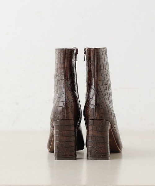 Chico（チコ）の「スクエアアンクルショートブーツ（ブーツ・レディース・ベージュ/ブラウン・SMALL/MEDIUM/LARGE）」の3枚目の写真