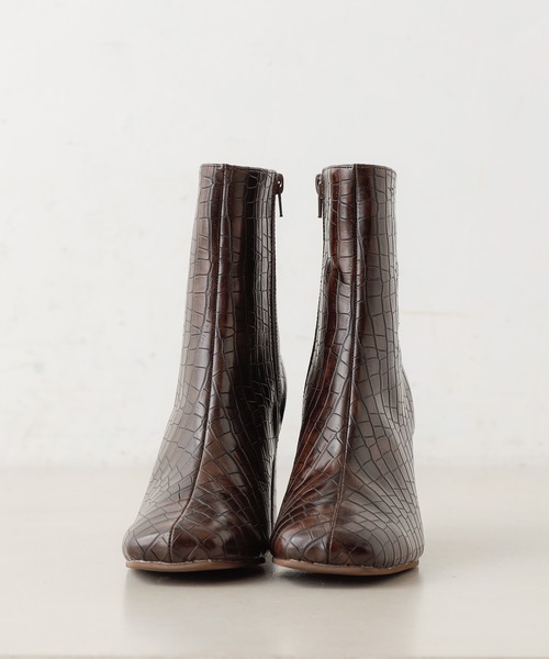 Chico（チコ）の「スクエアアンクルショートブーツ（ブーツ・レディース・ベージュ/ブラウン・SMALL/MEDIUM/LARGE）」の10枚目の写真