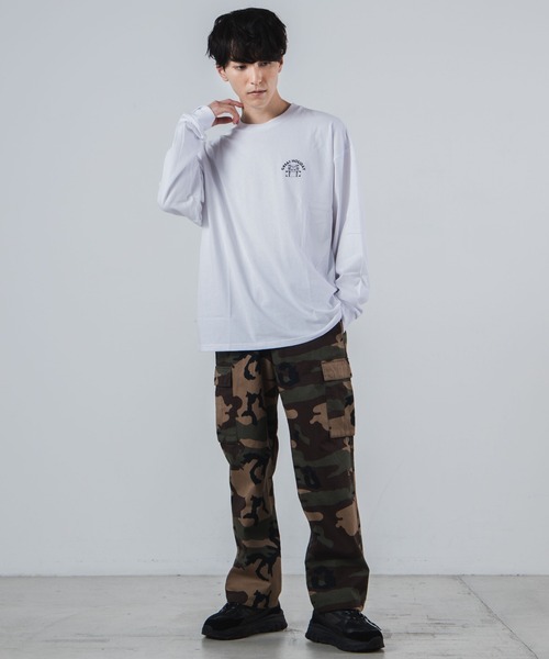 WEGO(ウィゴー)の「WEGO/レトロロゴプリントBIGロンT(Tシャツ/カットソー・メンズ・ホワイト/ベージュ/ブラウン/スミクロ・MEDIUM/LARGE)」の10枚目の写真