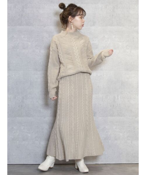 dazzlin（ダズリン）の「マーメイドラインケーブルニットアップ【セットアップ】（ワンピース・レディース・ブラック/ベージュ/オフホワイト/アイボリー・FREE）」の4枚目の写真