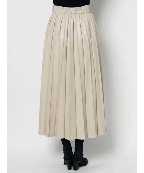 LAGUNAMOON（ラグナムーン）の「フェイクレザープリーツスカート（スカート・レディース・アイボリー/ブラウン・MEDIUM/SMALL）」の6枚目の写真