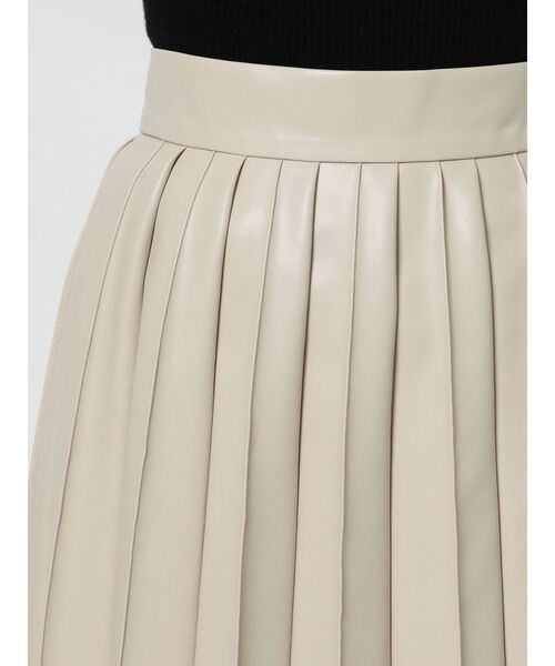 LAGUNAMOON（ラグナムーン）の「フェイクレザープリーツスカート（スカート・レディース・アイボリー/ブラウン・MEDIUM/SMALL）」の7枚目の写真