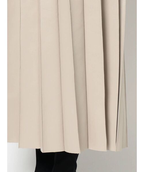 LAGUNAMOON（ラグナムーン）の「フェイクレザープリーツスカート（スカート・レディース・アイボリー/ブラウン・MEDIUM/SMALL）」の9枚目の写真