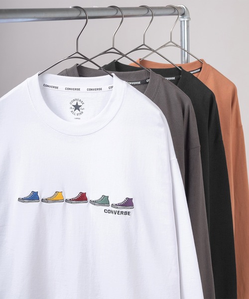CONVERSE（コンバース）の「【CONVERSE/コンバース】 ワンポイント 6シューズ刺繍&5シューズ刺繍 ロングスリーブT（Tシャツ/カットソー・メンズ・ホワイト/ブラック/オフホワイト/グリーン/ブラック系その他/グリーン系その他/ベージュ/ホワイト系その他/チャコールグレー/オレンジ系その他/ダークグリーン/ベージュ系その他/オートミール/ブラック系その他2/ブラック系その他3/ホワイト系その他2・M/L/XL）」の4枚目の写真
