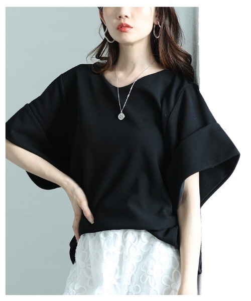 Sawa a la mode(サワアラモード)の「ゆったりスリーブのVネックカットソー(Tシャツ/カットソー・レディース・ブラック/ホワイト・FREE)」の16枚目の写真