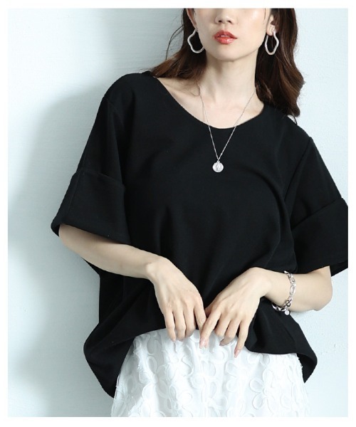 Sawa a la mode(サワアラモード)の「ゆったりスリーブのVネックカットソー(Tシャツ/カットソー・レディース・ブラック/ホワイト・FREE)」の19枚目の写真