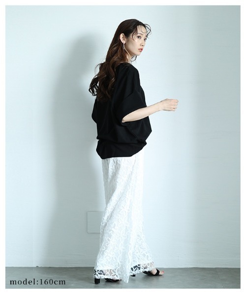 Sawa a la mode(サワアラモード)の「ゆったりスリーブのVネックカットソー(Tシャツ/カットソー・レディース・ブラック/ホワイト・FREE)」の20枚目の写真