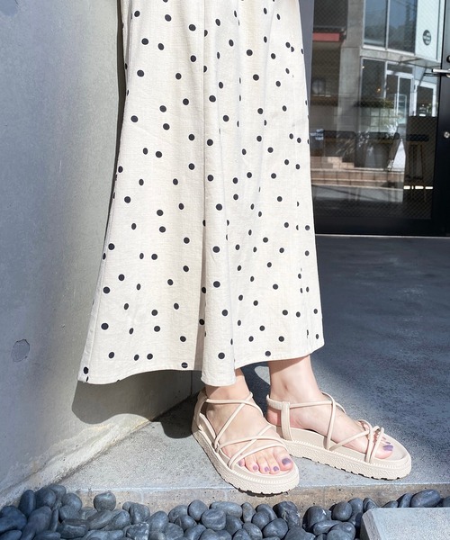 natural couture（ナチュラルクチュール）の「細ヒモスポーツサンダル（サンダル・レディース・アイボリー/ブラック・SMALL/MEDIUM/LARGE）」の9枚目の写真