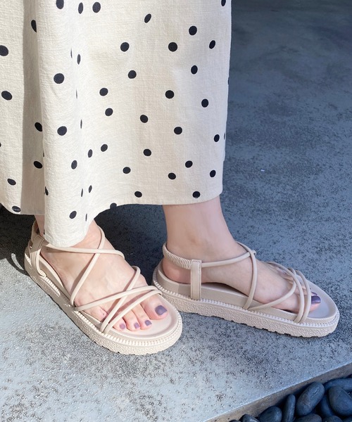 natural couture（ナチュラルクチュール）の「細ヒモスポーツサンダル（サンダル・レディース・アイボリー/ブラック・SMALL/MEDIUM/LARGE）」の12枚目の写真