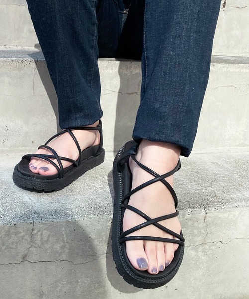 natural couture（ナチュラルクチュール）の「細ヒモスポーツサンダル（サンダル・レディース・アイボリー/ブラック・SMALL/MEDIUM/LARGE）」の21枚目の写真