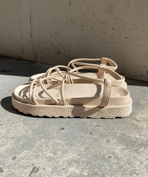 natural couture（ナチュラルクチュール）の「細ヒモスポーツサンダル（サンダル・レディース・アイボリー/ブラック・SMALL/MEDIUM/LARGE）」の5枚目の写真