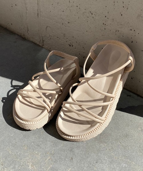 natural couture（ナチュラルクチュール）の「細ヒモスポーツサンダル（サンダル・レディース・アイボリー/ブラック・SMALL/MEDIUM/LARGE）」の10枚目の写真