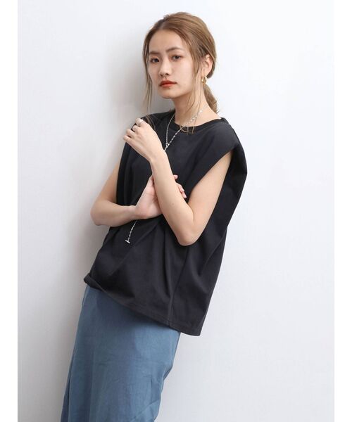 Ungrid（アングリッド）の「肩パットノースリトップス（Tシャツ/カットソー・レディース・ブラック/オフホワイト/その他1・FREE）」の3枚目の写真