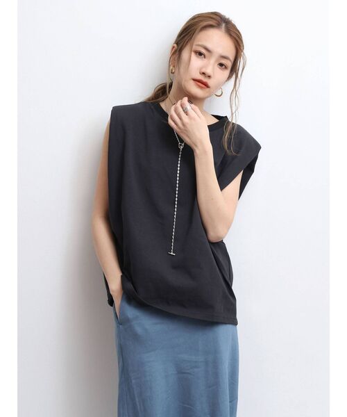 Ungrid（アングリッド）の「肩パットノースリトップス（Tシャツ/カットソー・レディース・ブラック/オフホワイト/その他1・FREE）」の5枚目の写真