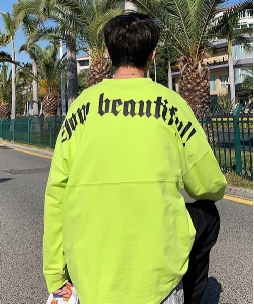 neos(ネオス)の「【neos -addictive design-】ルーズシルエット ネックロゴ バックプリント ロングスリーブ Tシャツ(Tシャツ/カットソー・メンズ・ベージュ/ブラック/ライトグリーン/ホワイト・MEDIUM/X-LARGE/LARGE)」の2枚目の写真