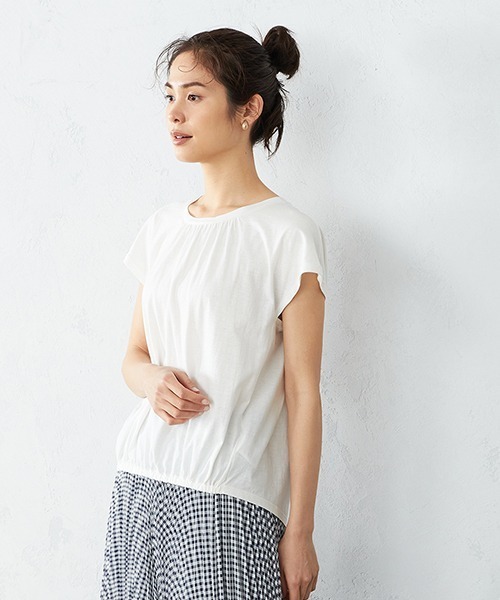COMME CA ISM（コムサイズム）の「《コットン》　ギャザーカットソー（Tシャツ/カットソー・レディース・ホワイト/ブラック/ネイビー・MEDIUM/LARGE）」の2枚目の写真