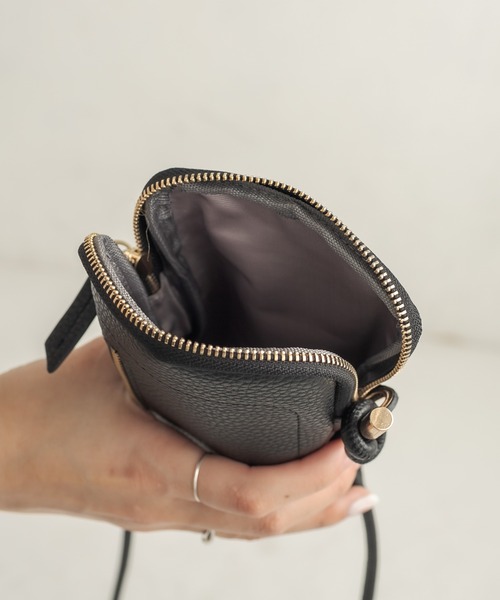 CAPRICIEUX LE'MAGE(カプリシューレマージュ)の「フロントジップミニショルダーバッグ(ショルダーバッグ・レディース・ブラック/ベージュ/アイボリー・ONESIZE)」の6枚目の写真