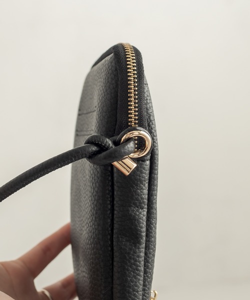 CAPRICIEUX LE'MAGE(カプリシューレマージュ)の「フロントジップミニショルダーバッグ(ショルダーバッグ・レディース・ブラック/ベージュ/アイボリー・ONESIZE)」の7枚目の写真