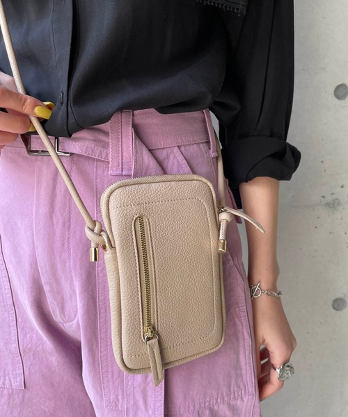 CAPRICIEUX LE'MAGE(カプリシューレマージュ)の「フロントジップミニショルダーバッグ(ショルダーバッグ・レディース・ブラック/ベージュ/アイボリー・ONESIZE)」の10枚目の写真