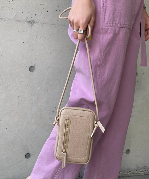 CAPRICIEUX LE'MAGE(カプリシューレマージュ)の「フロントジップミニショルダーバッグ(ショルダーバッグ・レディース・ブラック/ベージュ/アイボリー・ONESIZE)」の12枚目の写真