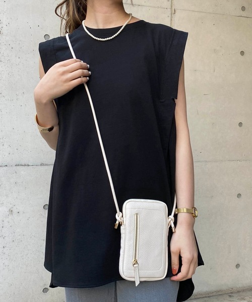 CAPRICIEUX LE'MAGE(カプリシューレマージュ)の「フロントジップミニショルダーバッグ(ショルダーバッグ・レディース・ブラック/ベージュ/アイボリー・ONESIZE)」の15枚目の写真