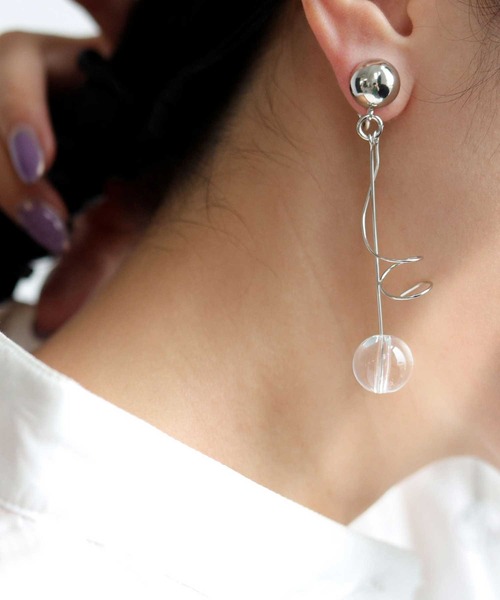 antiqua（アンティカ）の「クリアボールアシメイヤリング（イヤリング・レディース・シルバー/ゴールド・FREE）」の3枚目の写真