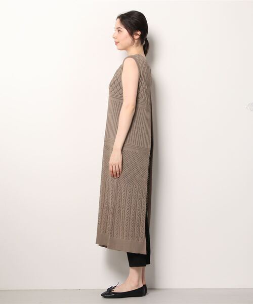 Brownie（ブラウニー）の「Brownie　BACK重ねベストワンピース（ワンピース・レディース・ベージュ/ライトグレー/モカ・FREE）」の4枚目の写真
