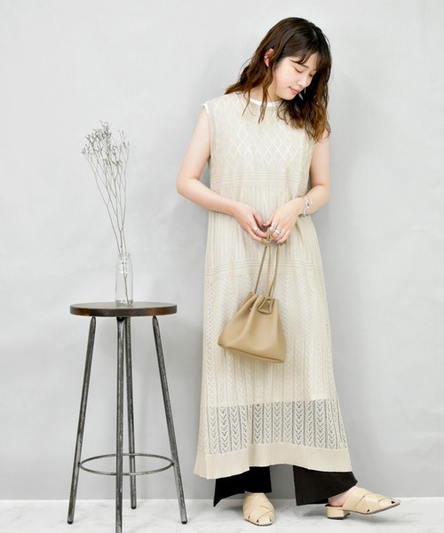 Brownie（ブラウニー）の「Brownie　BACK重ねベストワンピース（ワンピース・レディース・ベージュ/ライトグレー/モカ・FREE）」の3枚目の写真